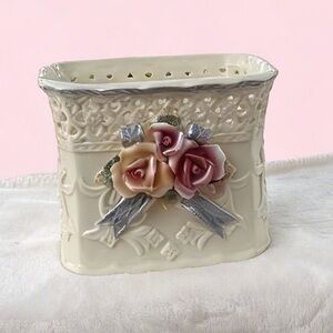 Victorian Vtg. Porcelain Basket Planter/vase Applied Roses, Ribbons Heart Cuts